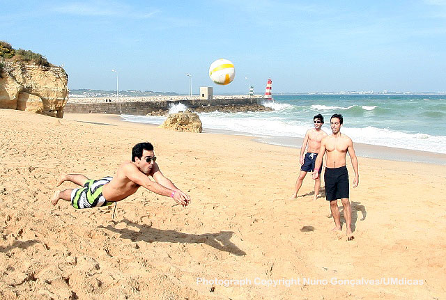 Thumbnail da galeria Gata na Praia
